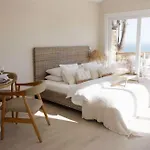 Luxury Boutique Jacuzzi Camping