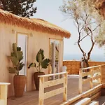 Luxury Boutique Jacuzzi Camping Maro